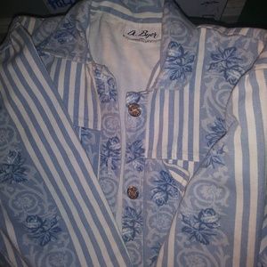 Doing white rose Half jean Jacket